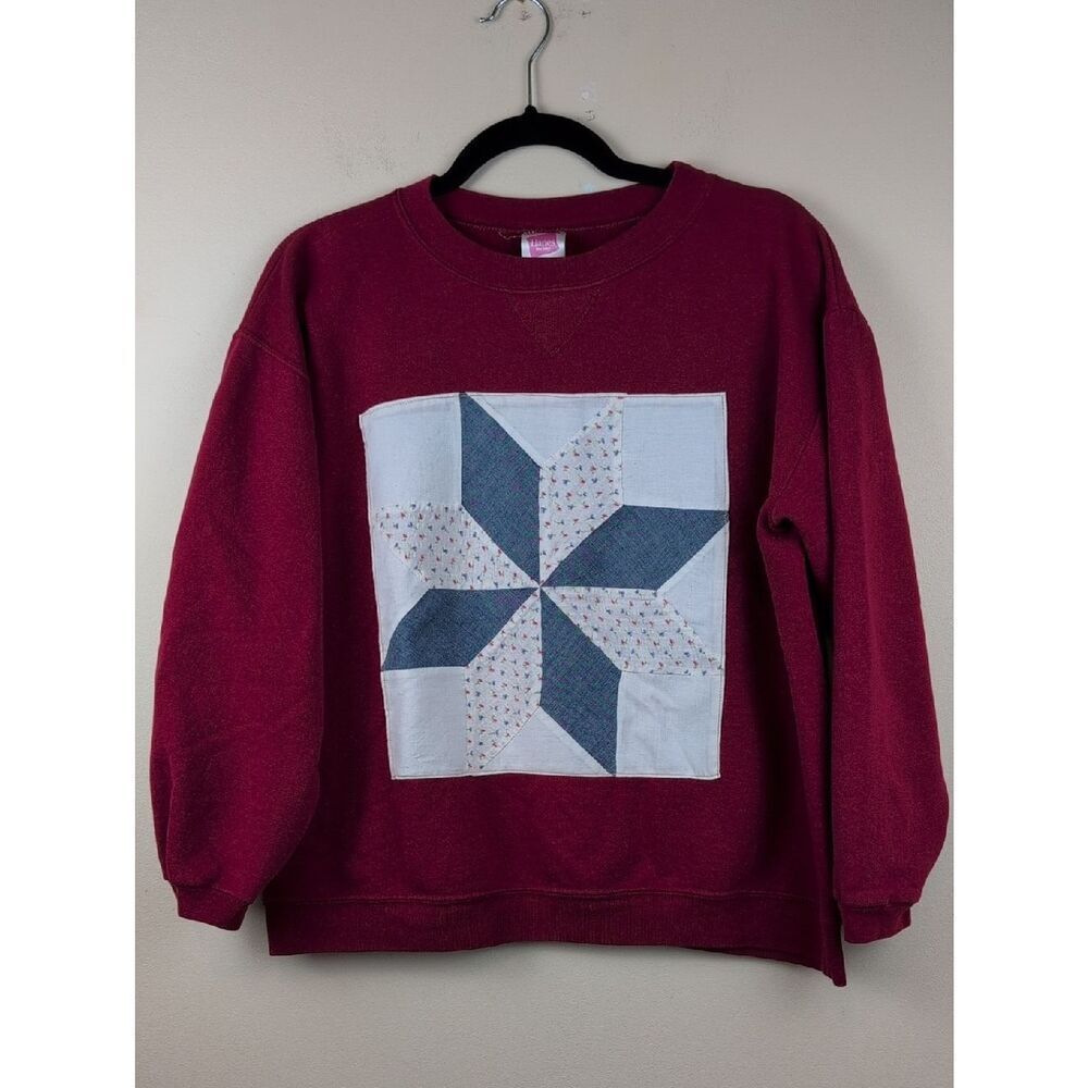 Upcycled Vintage Star Quilt Crewneck Sweatshirt Red Size M